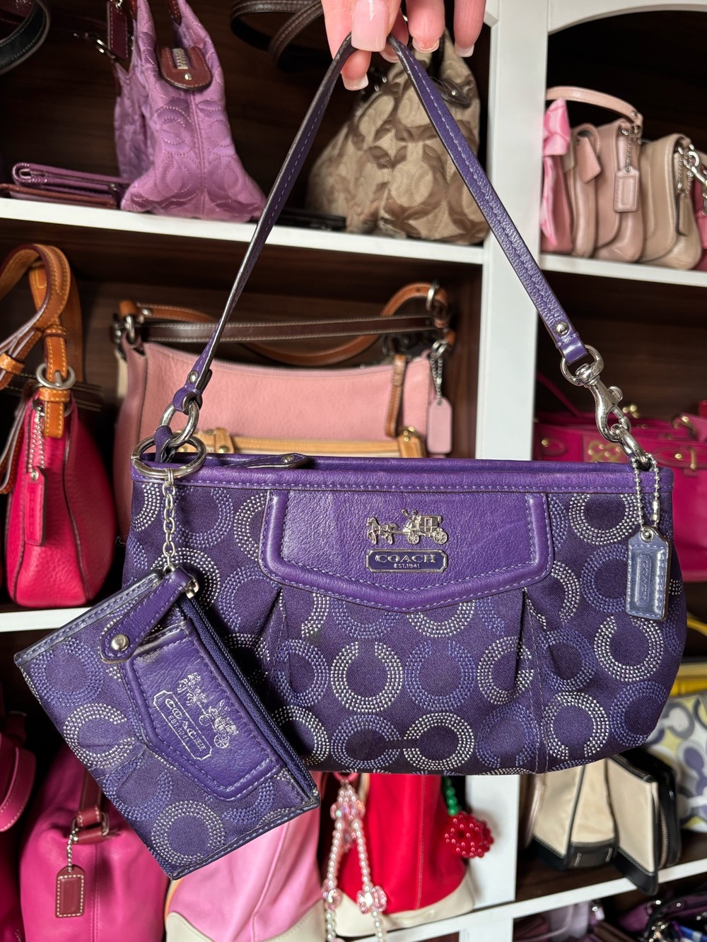 💜⚪️COACH Dotted Op Art Large Pleated Wristlet Set⚪️💜